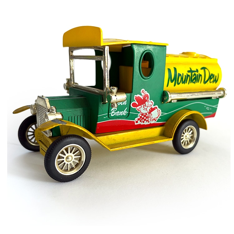 貯金箱 Moutain Dew マウンテンデュー ゴールデンホイールズ 1/25スケール ダイキャスト レプリカ アメリカン雑貨1点物のコレクティブルアイテム 