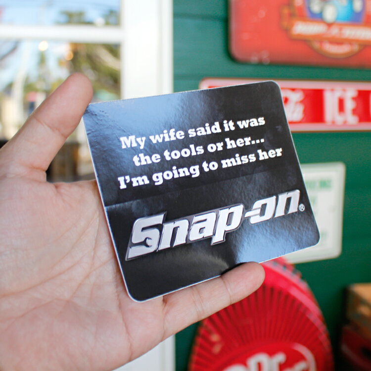 【メール便発送】ステッカー 車 スナップオン デカール My wifr said it was... 角型 ブラック 縦10.1×横12.6cm Snap-on シール アメリカ雑貨 アメリカン雑貨アメリカを代表する工具メーカーのオフィシャルデカール。