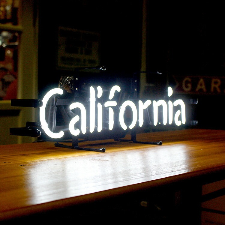 アメリカンネオンサイン CALIFORNIA カリフォルニア 文字デザイン 縦17×横53cm 西海岸 インテリア ガレージ ネオン管 店舗装飾 アメリカ雑貨★期間限定特価★ 