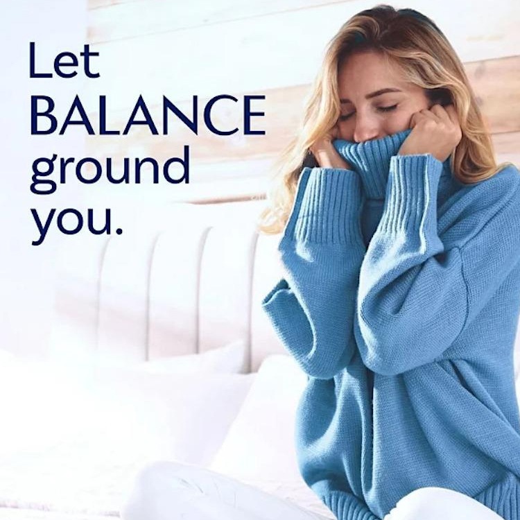 DOWNY ダウニー メガ柔軟シート インフュージョン クリスプレイン＆ユーカリプタス 80枚 大判サイズ 22×32cm 乾燥機用 柔軟シート P&G Downy アメリカ製衣装ケースやくつ箱の中の芳香剤としても使える