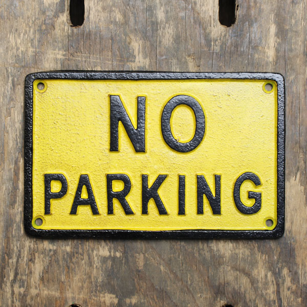 【メール便発送】HUP アイアンプレート＜NO PARKING＞ HFT-313 アイアンサイン 鉄看板 アメリカ雑貨 アメリカン雑貨レトロでカッコイイ鉄製メッセージサイン。