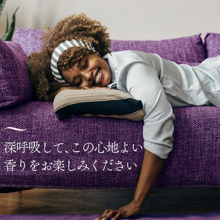 衣類の消臭・芳香スプレー。芳香剤 スプレー式 febreze ファブリーズ CALM ラベンダー＆バニラビーン 500ml 16.9oz 消臭 芳香剤 布製品 衣類 車内 日用品 エキストラ ストレングス アメリカ製 アメリカ雑貨