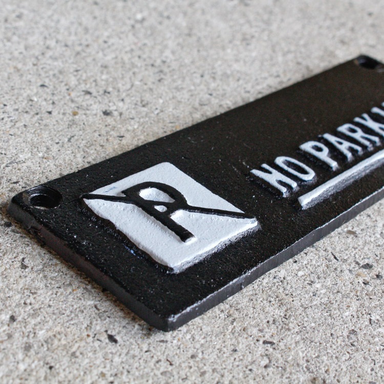メール便発送】看板 アイアンプレート NO PARKING SLW094 高さ5×幅15