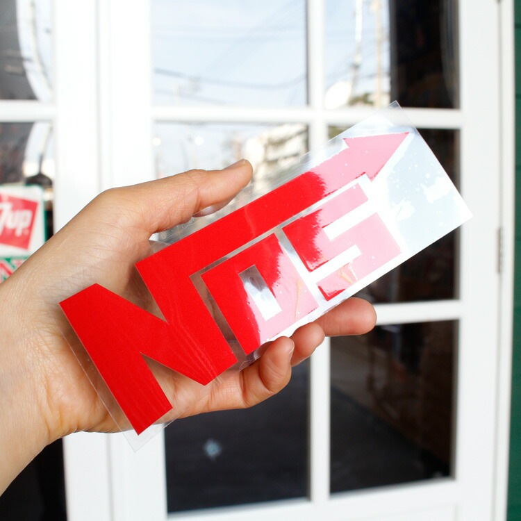 【メール便発送】ステッカー カッティングステッカー「NOS」レッド 高さ5.5×幅18.5cm ビニル素材 デカール DIY 車 アメリカン雑貨文字だけが残るタイプのステッカー ロゴ 英字 オシャレ おしゃれ アメリカン 車 バイク アレンジ デコレーション ビニール