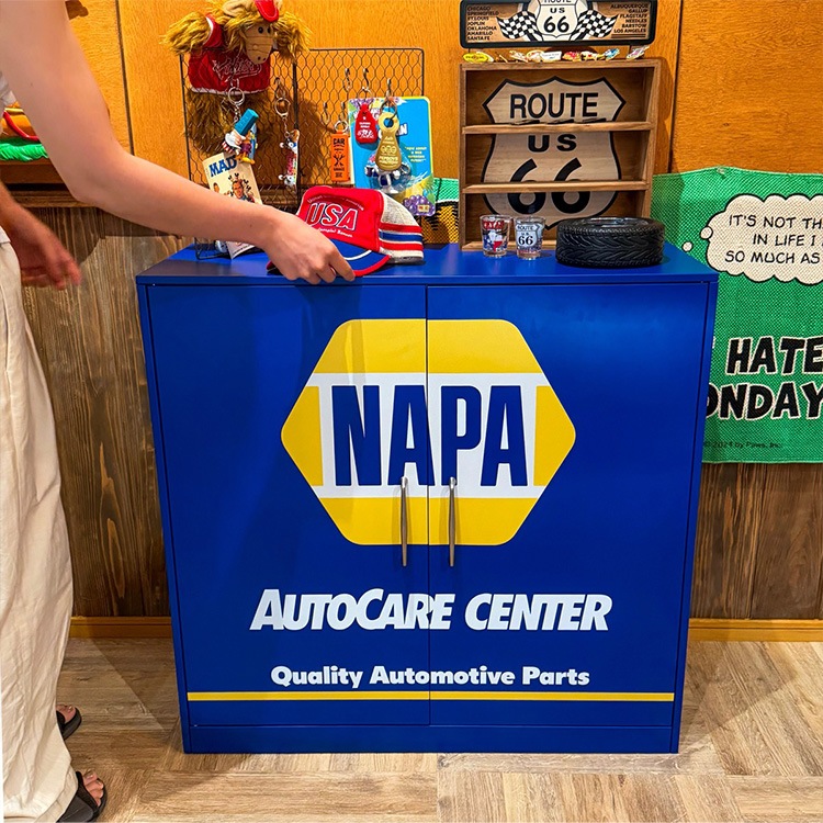 キャビネット モーター系 スチールキャビネット幅79.5×高さ78cm スチール製 ガレージ 店舗 アメリカン雑貨存在感抜群。ガレージの空気を変える、無骨なスチールキャビネット
