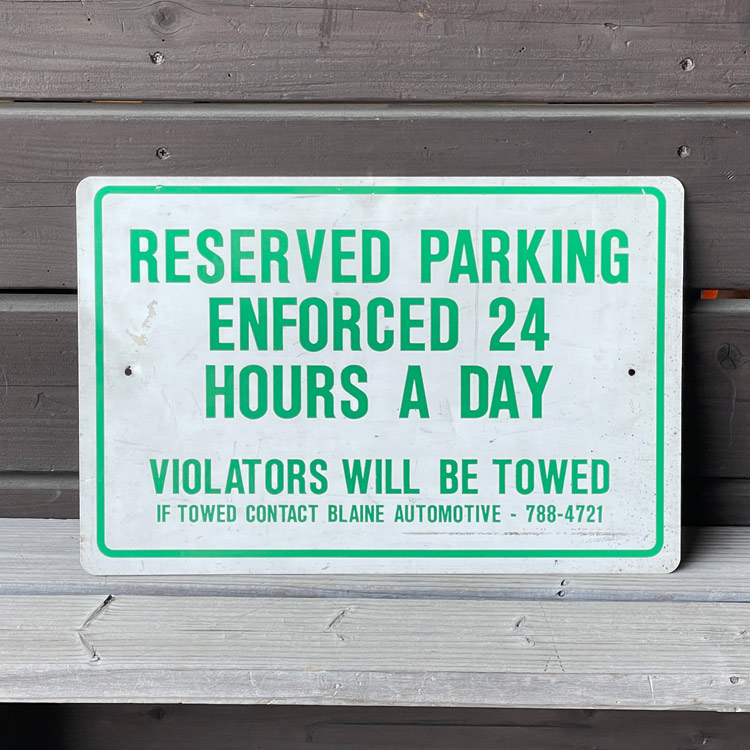 全商品オープニング価格！ PARKING RESERVED ヴィンテージサイン 縦30×横45.5cm 1 アルミ製 アンティーク雑貨