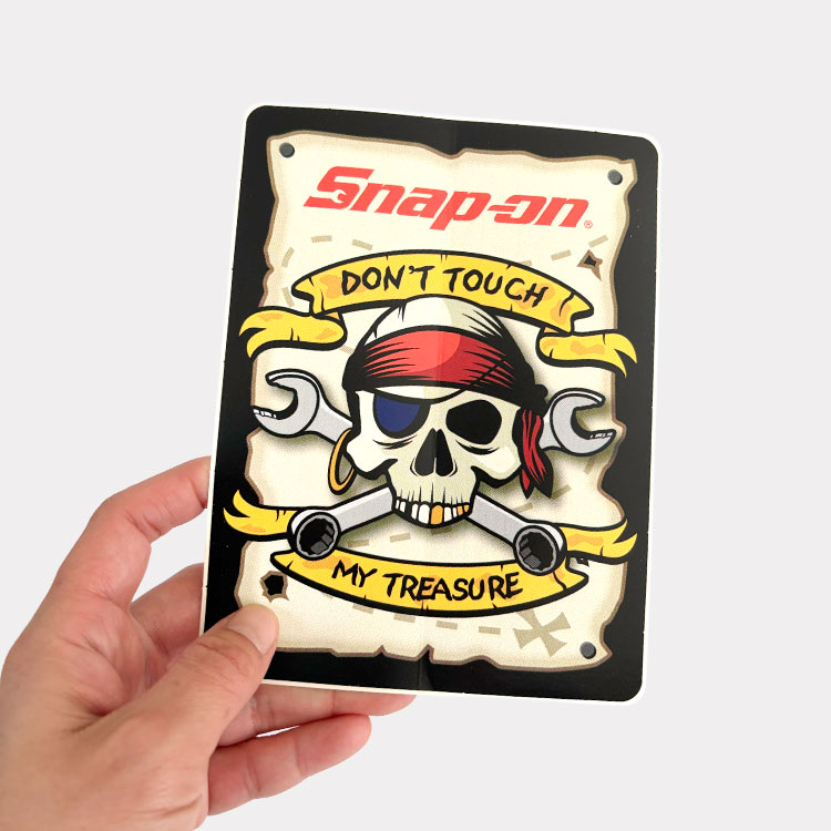 【メール便発送】ステッカー Snap-on スナップオン デカール DONT TOUCH MY TREASURE 縦16×横12cm ビニル製 アメリカン雑貨アメリカの工具ブランドのステッカー 工具好きのための一枚。