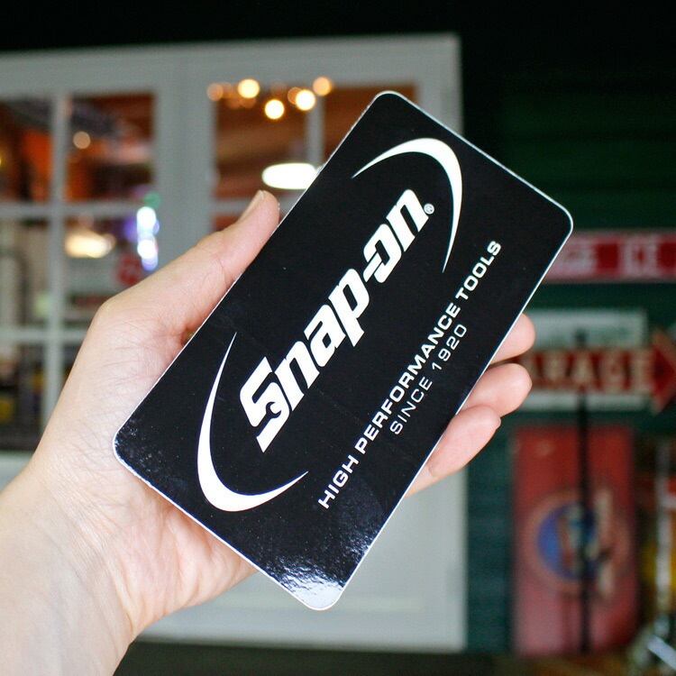 【メール便発送】ステッカー Snap-on スナップオン デカール スクエア ブラック HIGH PERFORMANCE TOOLS 1920 縦7.6×横15.2cm シール 車 ガレージ アメリカン雑貨アメリカを代表する工具メーカーのオフィシャルデカール。