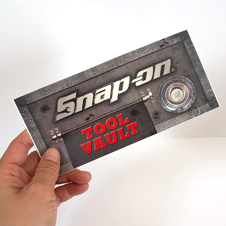 【メール便発送】Snap-on スナップオン デカール TOOL VAULT 縦8×横18cmアメリカの工具ブランドのステッカー 工具好きのための一枚。