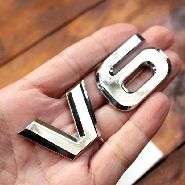 【メール便発送】3D エンブレムステッカー 「V6」 カーアクセサリー 立体ステッカー クルマ アメリカ雑貨 アメリカン雑貨貼ると速く見えるエンブレム型ステッカー。