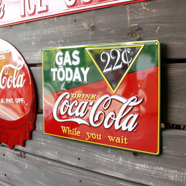 エンボスメタルサイン 「コカコーラ Coke Gas Today」 Coca-Cola Bland 