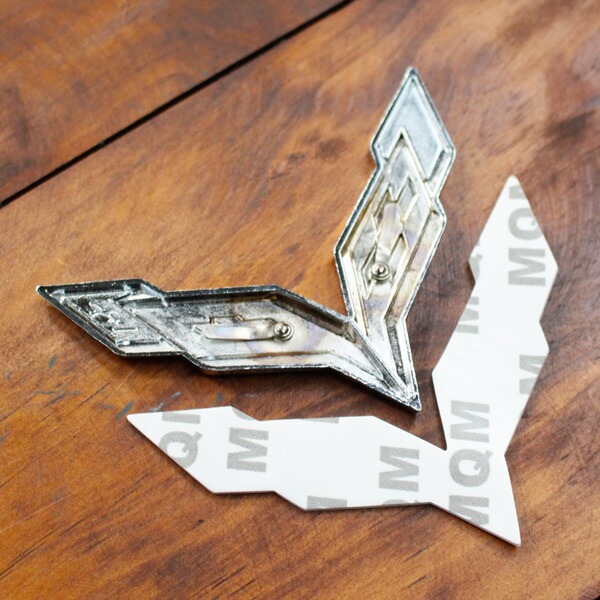 【メール便発送】3D エンブレムステッカー 「コルベット」 シボレー カーアクセサリー 立体ステッカー クルマ アメリカ雑貨 アメリカン雑貨貼ると速く見えるエンブレム型ステッカー。