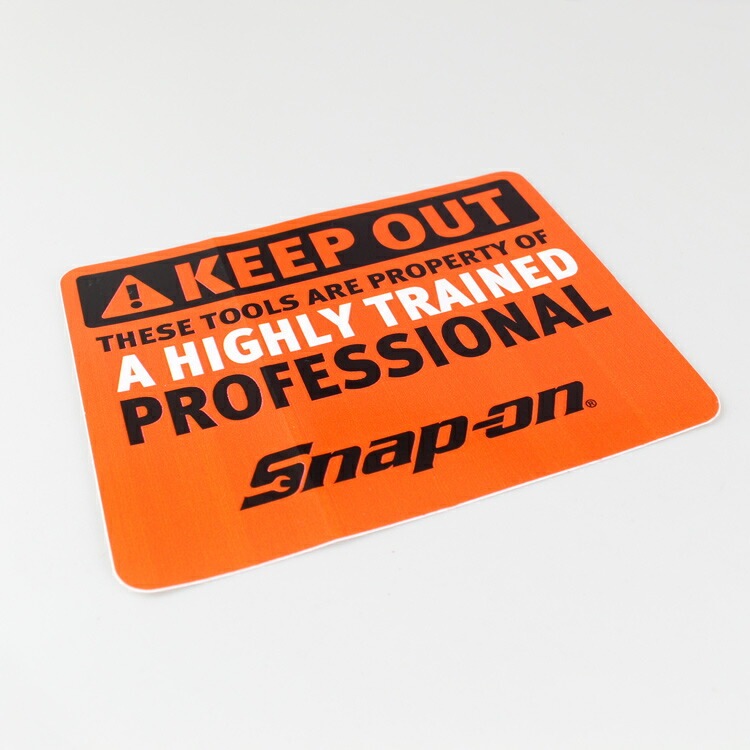 【メール便発送】ステッカー Snap-on スナップオン デカール スクエア オレンジ ！KEEP OUT 縦10.1×横12.6cm シール 車 ガレージ アメリカン雑貨アメリカを代表する工具メーカーのオフィシャルデカール。