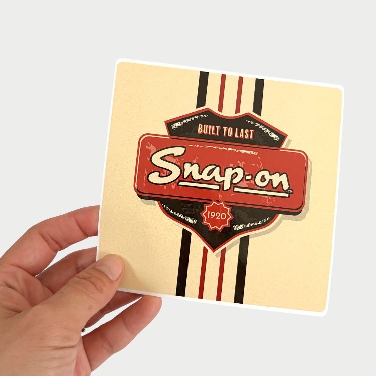 【メール便発送】Snap-on スナップオン デカール BUILT TO LAST 縦11×横11.2cmアメリカの工具ブランドのステッカー 工具好きのための一枚。