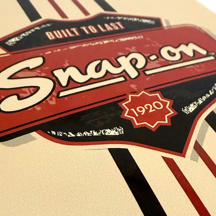 【メール便発送】Snap-on スナップオン デカール BUILT TO LAST 縦11×横11.2cmアメリカの工具ブランドのステッカー 工具好きのための一枚。