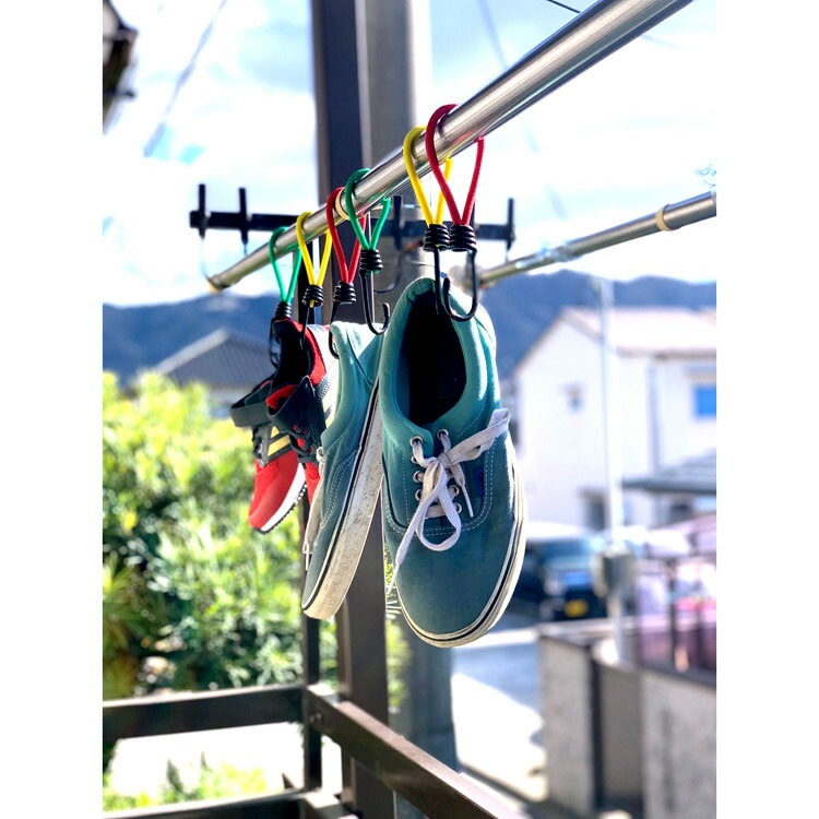 【メール便発送】インストゥルメンタル フック付き ストレッチコード（ラスタカラー3色セット）全長15cm（約） アウトドアグッズ テント 張綱 アクセサリー アメリカン雑貨アウトドアに便利なストレッチコード。