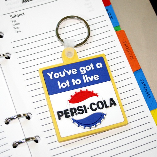 【メール便発送】キーホルダー PEPSI ペプシ PVC 2D キーリング (D) アクセサリー バッグチャーム アメリカン雑貨