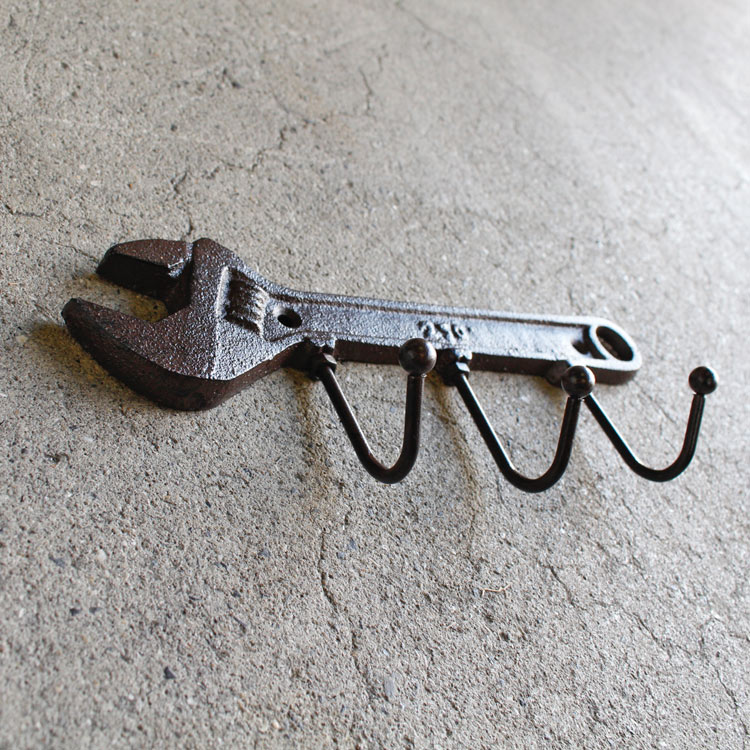 壁掛け フック ウォールマウント 工具型フック スパナ 縦13×横23.5×奥行5cm 鋳造 ウォール ハンガー ビンテージ ガレージ おしゃれ 整理 インテリア小物