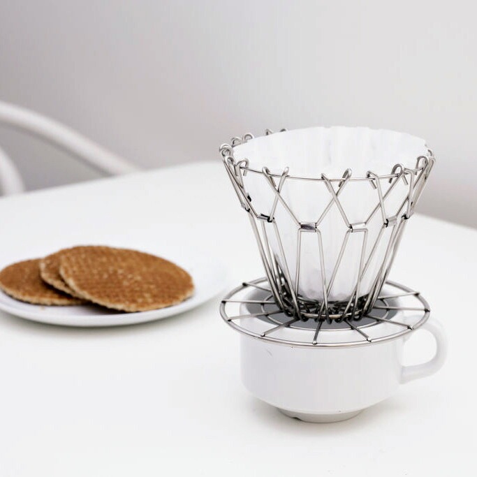 【メール便発送】キッカーランド コラシブル コーヒー ドリッパー ステンレス KIKKERLAND キッチン雑貨 コーヒー用品 アウトドア コンパクト アメリカ雑貨コンパクトに折り畳みできるドリッパー