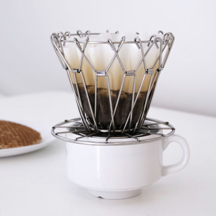 【メール便発送】キッカーランド コラシブル コーヒー ドリッパー ステンレス KIKKERLAND キッチン雑貨 コーヒー用品 アウトドア コンパクト アメリカ雑貨コンパクトに折り畳みできるドリッパー
