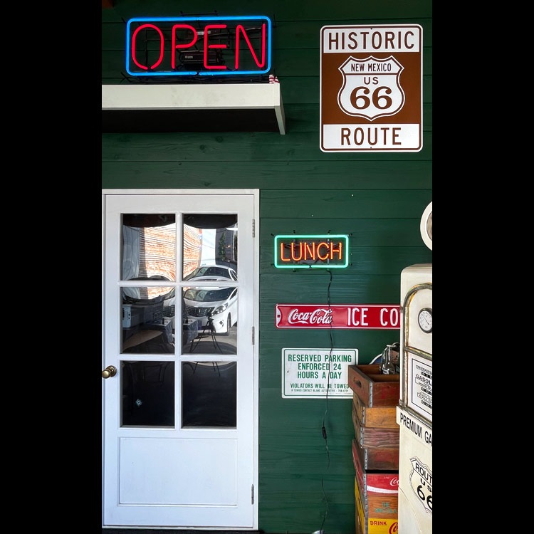 ネオンサイン LUNCH ランチ 高さ23.5×幅45.5×奥行き12.5cm ネオン管