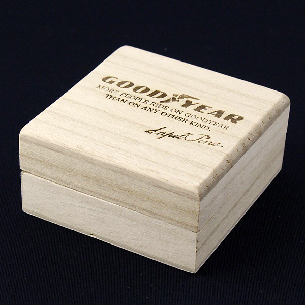 SALE！】ピンバッジ ケース グッズ ギフトボックス入り