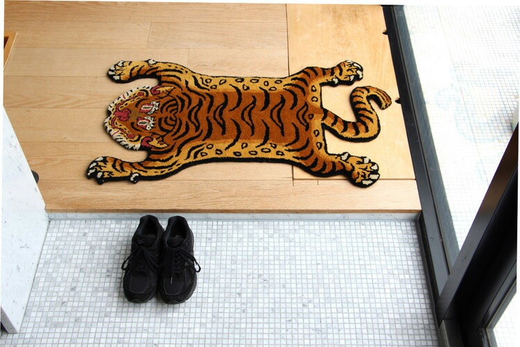 トラ　ラグ 楽天市場】【 幅 60 / 縦 100 cm 】 S サイズ Tibetan Tiger Rug
