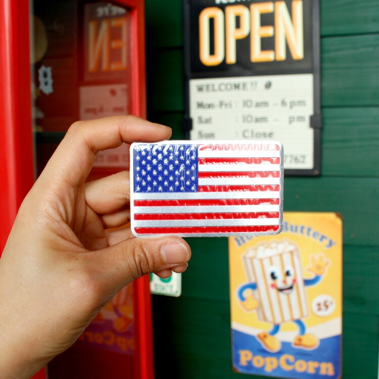 【メール便発送】ステッカー 車 シール アルミステッカー USAフラッグ アメリカ国旗 縦5×横8cm 星条旗 カーアクセサリー アメリカン雑貨