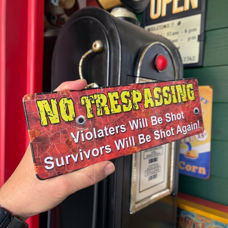 【メール便発送】ティンプレート（S) NO TRESSPASSING 縦9×横27cm ブリキ看板 インテリア アメリカ雑貨