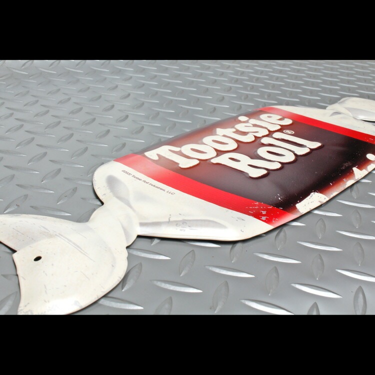 USA看板TOOTSIE ROLLS