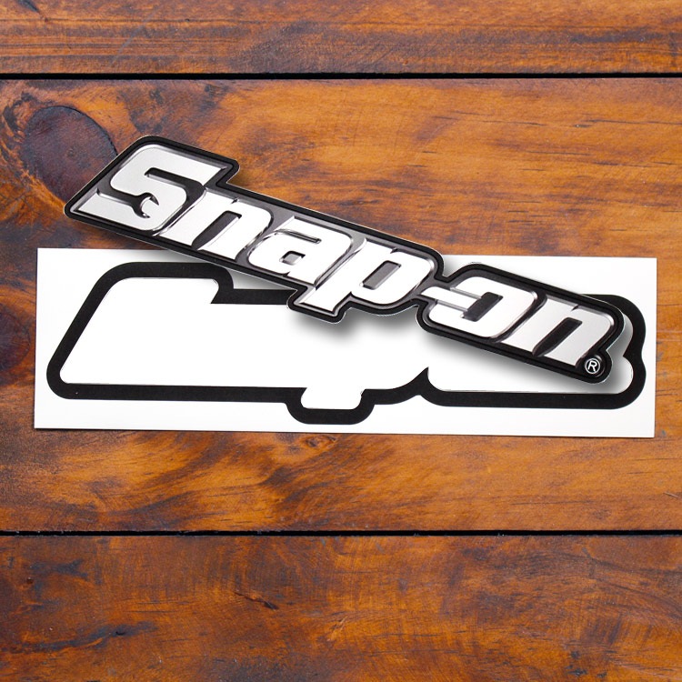 【メール便発送】ステッカー 車 かっこいい スナップオン ダイカット Snap-on メタル風ロゴ 文字部分サイズ縦4×横18.1cm シール デカール アメリカ雑貨 アメリカン雑貨アメリカを代表する工具メーカーのオフィシャルデカール。