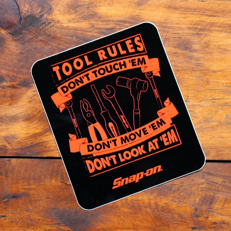 【メール便発送】ステッカー 車 かっこいい スナップオン 黒四角 TOOL RULES 縦12.6×横10.7cm Snap-on シール デカール アメリカ雑貨 アメリカン雑貨アメリカを代表する工具メーカーのオフィシャルデカール。