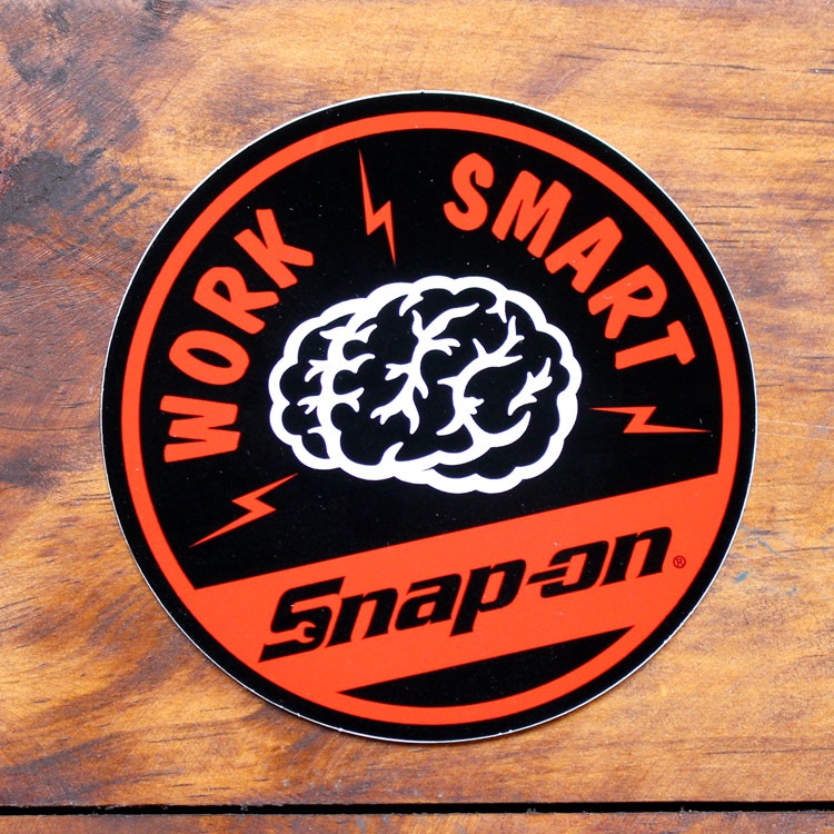 【メール便発送】ステッカー 車 かっこいい スナップオン 丸型 WORK SMART 縦11.2×横11.2cm Snap-on シール デカール アメリカ雑貨 アメリカン雑貨アメリカを代表する工具メーカーのオフィシャルデカール。