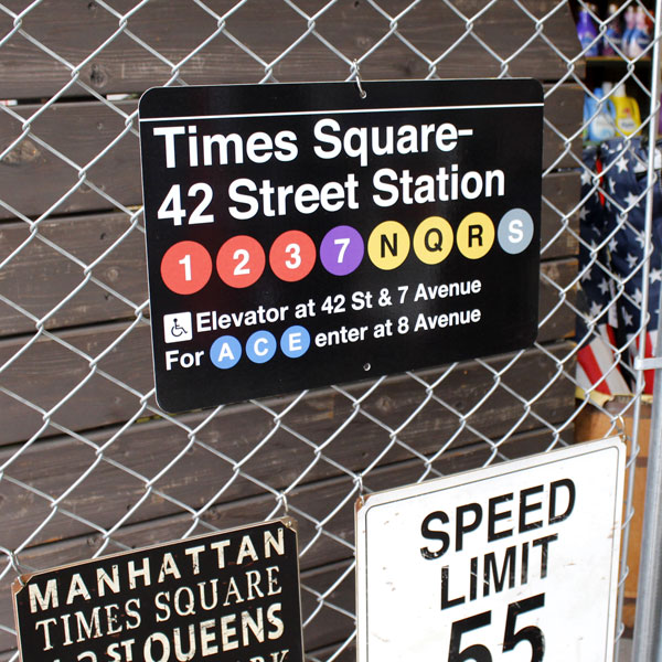 ニューヨーク 地下鉄 道路標識 看板 ユニオンスクエア ディスプレイ