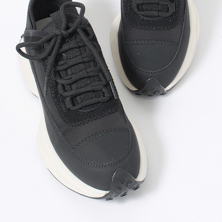 スニーカー レザー 本革 厚底 ひも靴 レースアップ ライトクッションスニーカー 2026新作 白 黒 2300