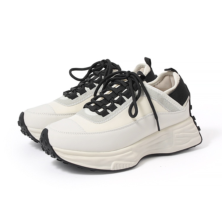 スニーカー レザー 本革 厚底 ひも靴 レースアップ ライトクッションスニーカー 2026新作 白 黒 2300