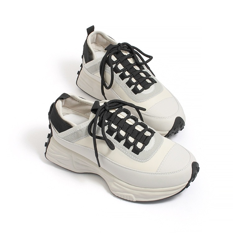 スニーカー レザー 本革 厚底 ひも靴 レースアップ ライトクッションスニーカー 2026新作 白 黒 2300