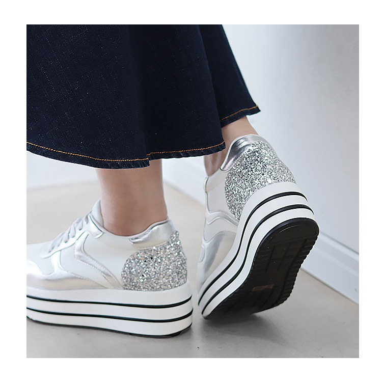 厚底 スニーカー 2025新作 6cmヒール レースアップ  ラメ フラット ゴムひも 紐靴 EVOL 5504