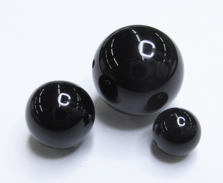 オルファ　観音笑窪　かんのんえくぼ　黒　握り石　ブラック S203 オニキス 丸玉（片穴） 7mm｜彫金工具販売のコモキン