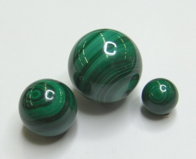 S213 マラカイト 丸玉（片穴） 7mm｜彫金工具販売のコモキン
