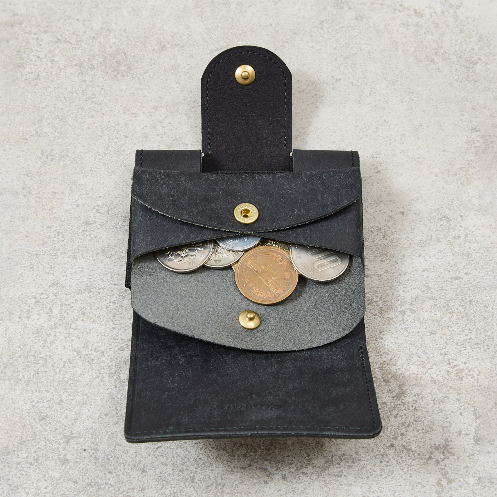 プエブロレザーを使用したお札を折らずに収納できる極小サイズの三つ折りミニ財布 Tiny-002pb / Pueblo