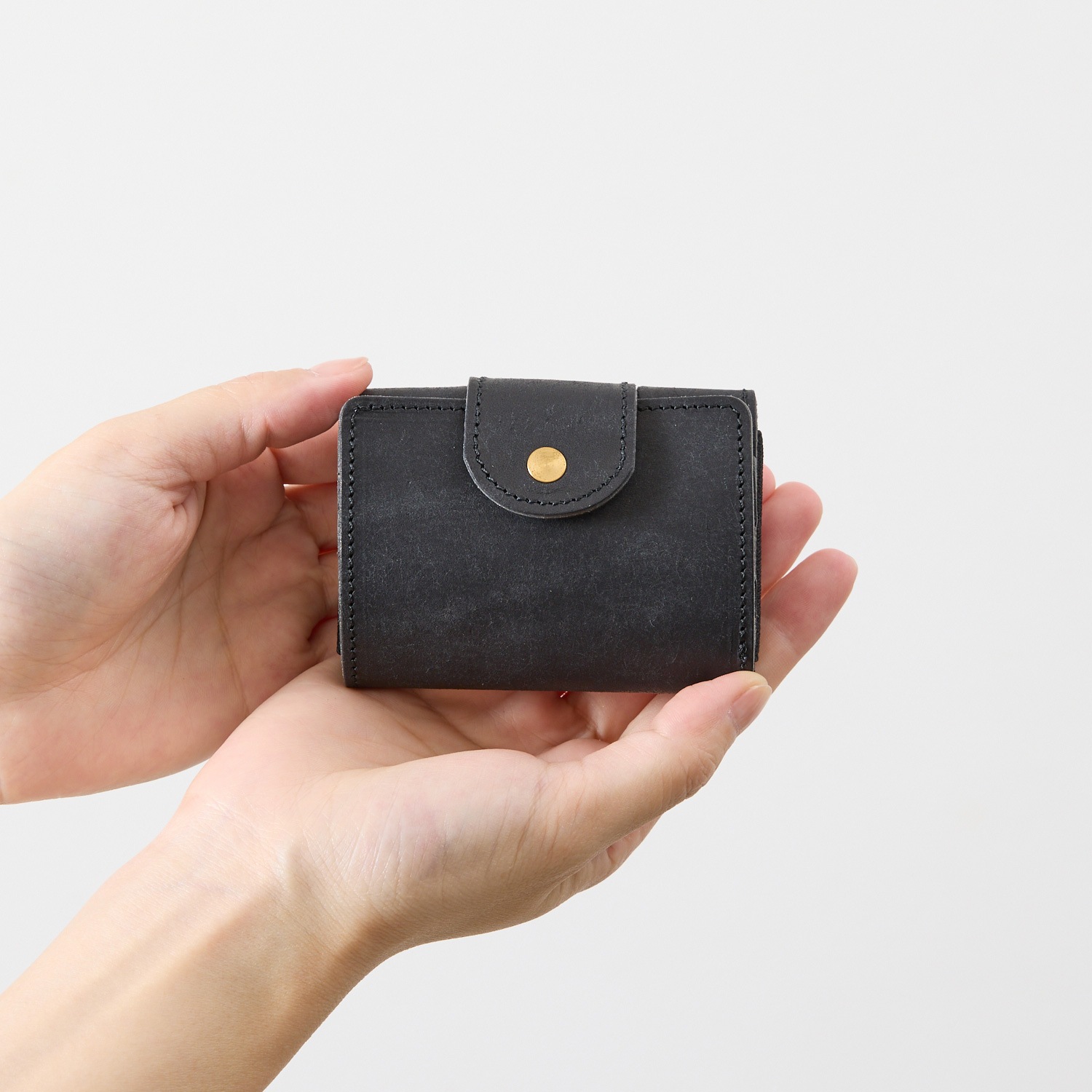 プエブロレザーを使用したお札を折らずに収納できる極小サイズの三つ折りミニ財布 Tiny-002pb / Pueblo