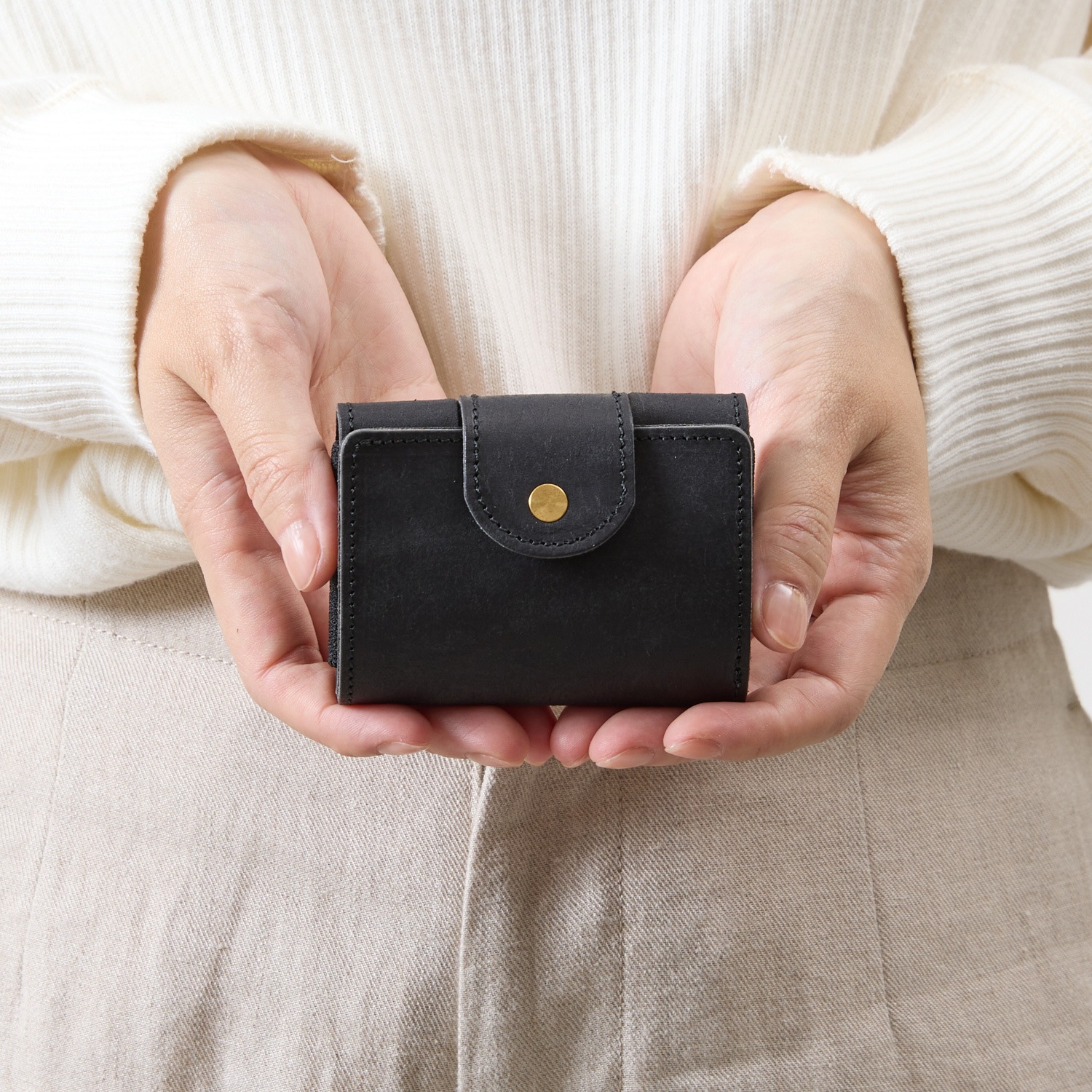 プエブロレザーを使用したお札を折らずに収納できる極小サイズの三つ折りミニ財布 Tiny-002pb / Pueblo