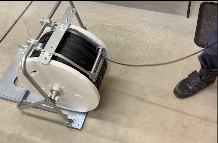 ブレーキ機能追加！パイプ椅子のようにスリムになってバケット荷台での