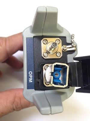 可視光源が搭載可能な光パワーメータ　ＦＸ４０