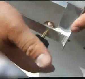 特にバケットでの２人作業に効果を発揮する余裕の大型サイズ　横幅550x奥行450 バケット取付作業台　BW550R