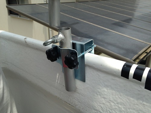 【販売終了】クロージャーまであと少し･･･が届くようになる 新構造による作業中の急な落下の心配無用！ さらにハイポジションな作業テーブルの快適さをご提供 高さ調節バケット取付作業テーブル　HW550