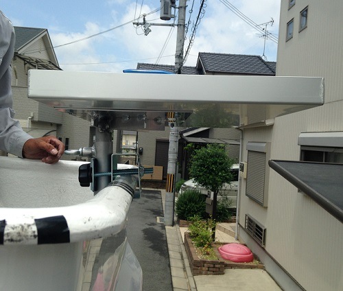 【販売終了】クロージャーまであと少し･･･が届くようになる 新構造による作業中の急な落下の心配無用！ さらにハイポジションな作業テーブルの快適さをご提供 高さ調節バケット取付作業テーブル　HW550