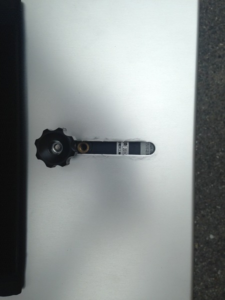 【受注生産】融着機だけでなく、工具を置くスペースも充分にあるハシゴで駅弁売り子ワークスタイルが可能! 首下げ取付作業テーブル NW300