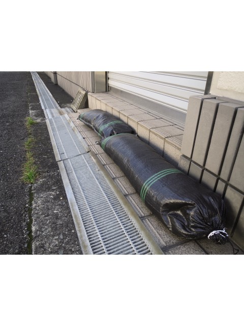 新品 PEブラックストロング土のう袋 200枚［22411］ 000000000259_67D6BOm.png